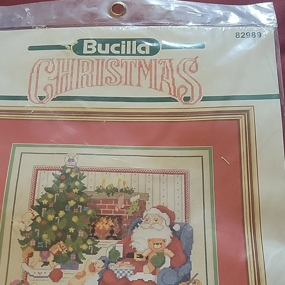 Bucilla Christmas Counted Cross Stitch Kit Santa Claus #82989 Vintage 1992
